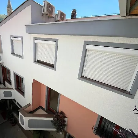 Guesthouse Dino Vandrarhem *